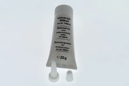 Bosch Silikon in einer weißen Tube mit Schraubverschluss. Aufdruck in schwarz, Inhalt 25 g. Enthält spezielle Fette für wasserführende Teile und für Trinkwasser.